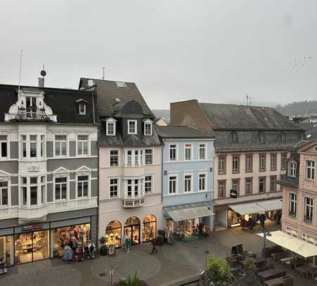 Wohnung mit Blick über den Speisemarkt. Sanierte 3 Zimmerwohnung zu vermieten