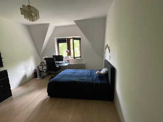 Attraktive 2-Zimmer-Dachgeschosswohnung mit gehobener Innenausstattung in Bochum