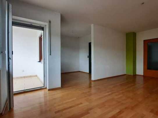 * SCHÖNE, HELLE 3 ZI.- WOHNUNG mit BALKON + GARAGE in Jandelsbunn *