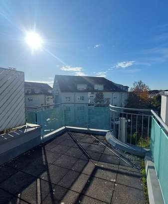 Sonnige 2-Zimmer-DG-Wohnung mit Balkon und EBK in Marbach am Neckar