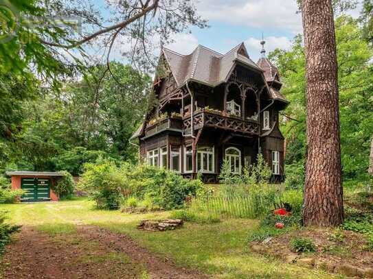 Denkmalgeschütztes Landhaus im Wald am Zeuthener See