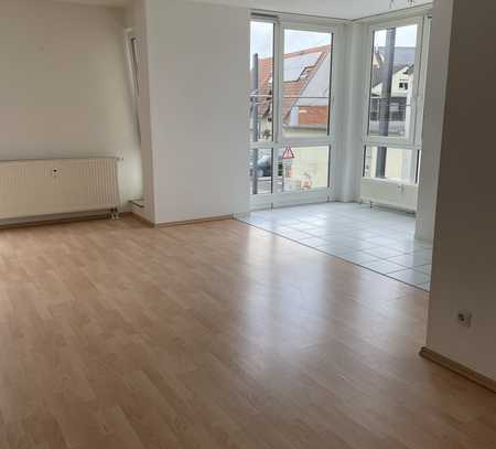 Gemütliche lichtdurchlässige 3 ZKB Wohnung in Ludwigshafen/Friesenheim
