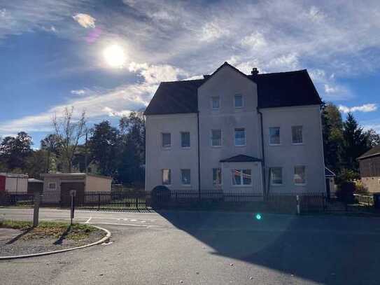 Platz für bis zu 2 Familien, zentrale Lage und naturnahes Wohnen in Naundorf