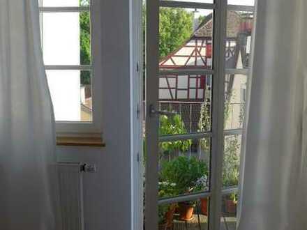 Wohnung mit drei Zimmern sowie Balkon und Einbauküche in Schwäbisch Hall (Kreis)