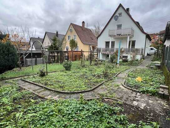 73207 Plochingen: Freistehendes Einfamilienhaus mit großem Garten / zentrumsnah / 2 Balkone / FREI