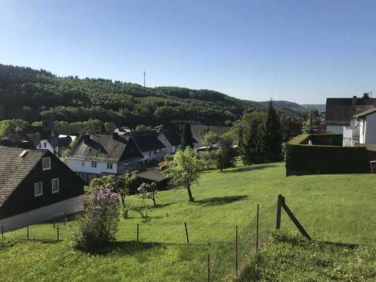 Verkaufe Zweifamilienhaus mit Garten