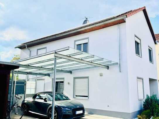 Sehr attraktive DHH mit PV-Anlage, Carport und PKW-Stellplatz in kinderfreundlicher Wohnlage