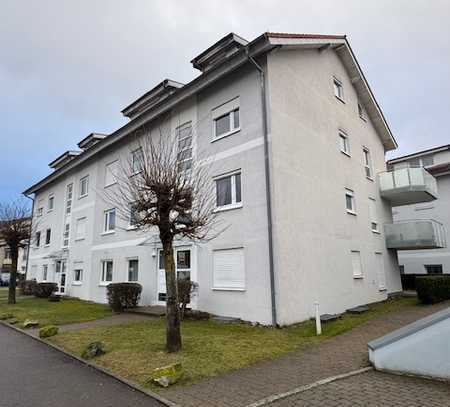 Top gepflegte 2 Zi.- Whg. mit EBK einem großen Balkon sowie Duplexgarage in Herrenberg, WM ca.1.000€