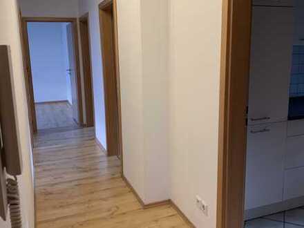 Schöne 3-Zimmerwohnung mit neuer Einbauküche und Terrasse