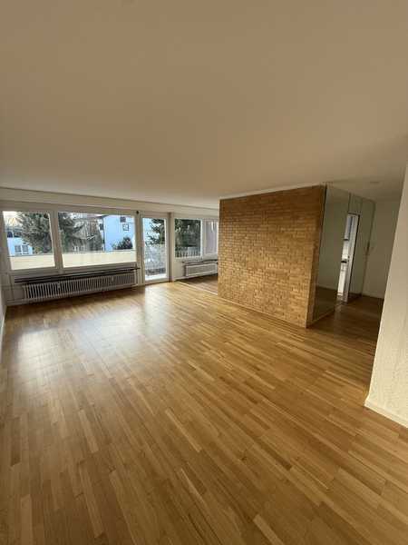 Erstbezug nach Renovierung: 3-Zi-Wohnung mit Balkon in Stuttgart-Vaihingen