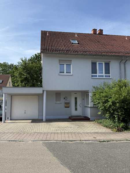                                                               Attraktive Doppelhaush&auml;lfte in Feucht                                                       in Feucht (Nürnberger Land)