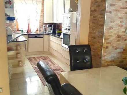 Reihenmittelhaus mit 4 Schlafzimmern, Büro und Fitness in Birkenfeld