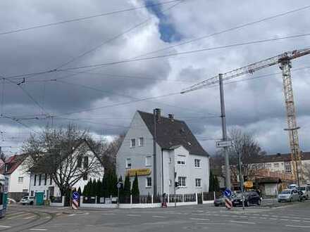 Mehrfamilienhaus inkl. Gewerbeeinheit sowie Grundstück in bester Lage zu verkaufen !