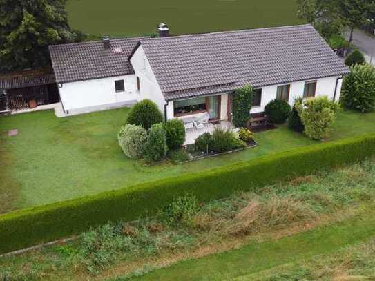 Eichenried: Einfamilienhaus auf großem Gartengrundstück in guter Lage – Privatverkauf