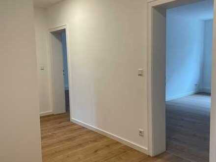 Sehr schön sanierte Wohnung mit Parkettböden und Wohnküche in stilvollem Altbau!