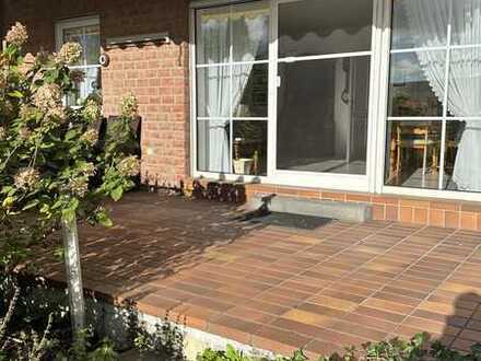 Große Süd-West Terrasse mit Garten...