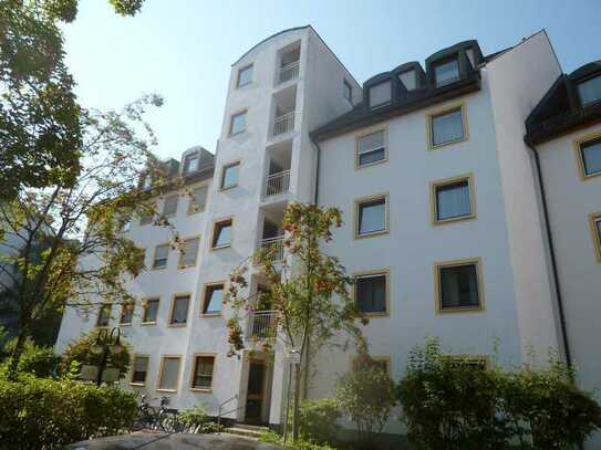 1-Zimmer-Wohnung in Innenstadtnähe mit Terrasse, Privatgarten, EBK, TG