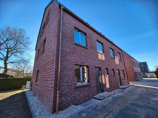 4. Neubau - Erstbezug - ruhig gelegene 5 Zi.-DHH + wohnl. Keller in Norderstedt-Mitte