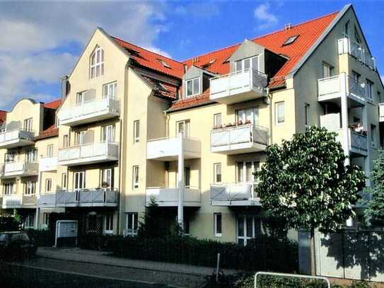 Sehr schöne 2-Zimmer-Wohnung mit Balkon und Einbauküche im Südosten von Leipzig