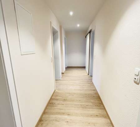 Service-Wohnen! - 4-Zimmer-Wohnung mit Einbauküche und Balkon