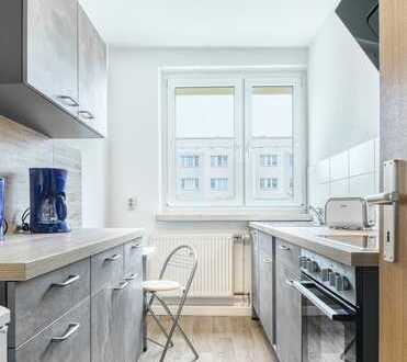 Großzügige 3-Raum-Wohnung mit Blick ins Grüne, Einbauküche und großem Balkon