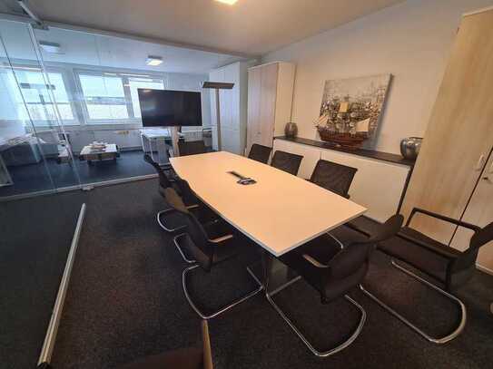 Mobiliertes Büro mit 9 Arbeitsplätzen, Chefbüro und Konferenzraum und super Küche .