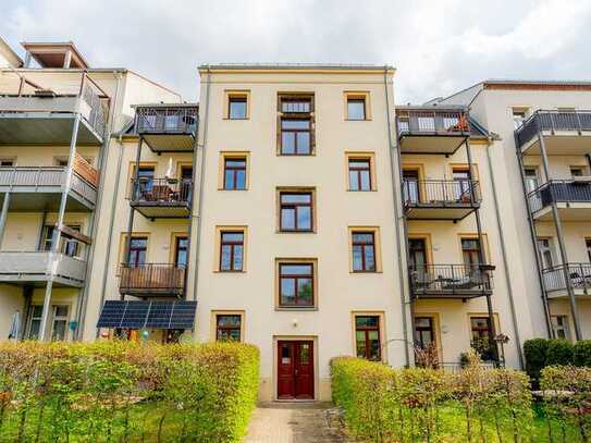 Toll sanierte Altbauwohnung im Dachgeschoss mit Balkon in ruhiger Wohnlage von Löbtau!
