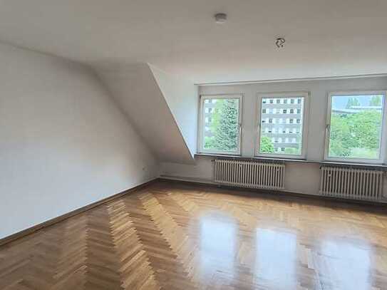 Schöne geräumige 1-Zimmer-Wohnung in Bonn Kessenich