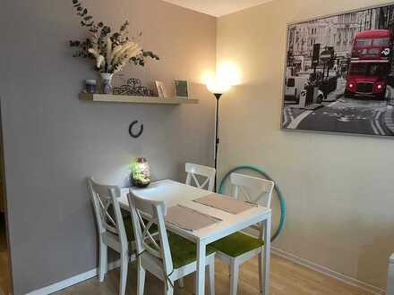 Zentrale Single Wohnung mit einem Zimmer sowie Balkon und Einbauküche in Darmstadt