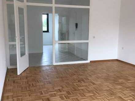 Schöne, helle 3-Zimmer-Wohnung mit Balkon in gepflegter Wohnanlage in Neuss Schlicherum