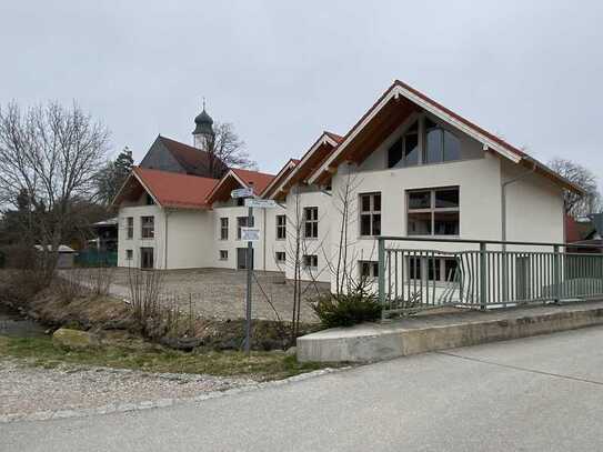 MODERNES, SCHÖNES REIHENHAUS IN RUHIGER, SCHÖNER WOHNLAGE IN LECHBRUCK AM SEE