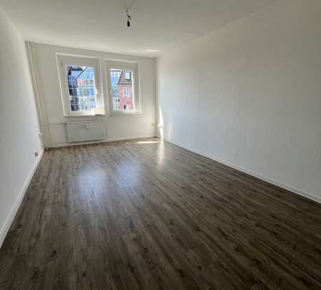 Moderne 3-Raum-Wohnung mit Balkon in Stadtlage!