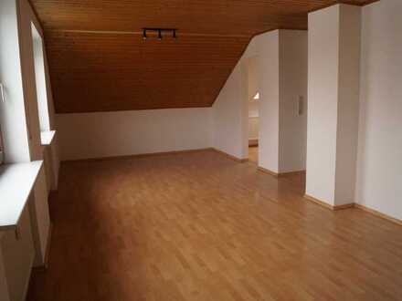 Dachgeschoss Wohnung zur Miete frei, ab sofort!