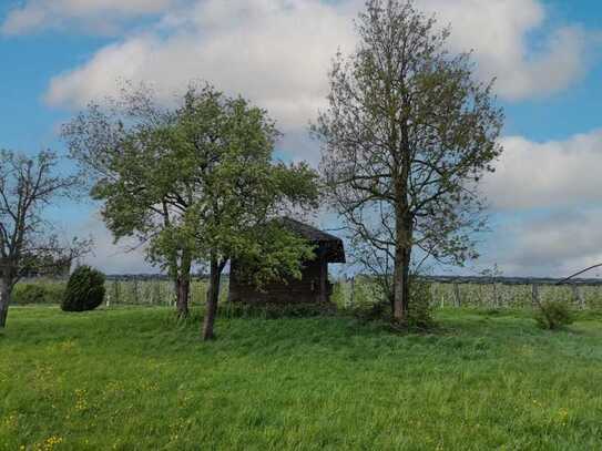 SELTENE GELEGENHEIT! (Garten-)Häuschen mit toller Raumhöhe in Alleinlage