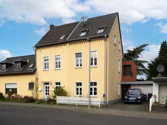 Bergisch Gladbach-Stadtmitte: Moderne Doppelhaushälfte in ruhiger und zentraler Lage!