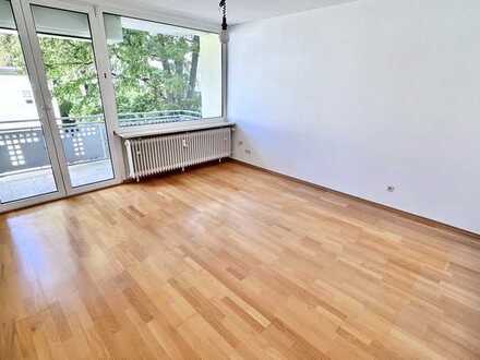 NEU renovierte SCHÖNE 1 ZW mit großem BALKON