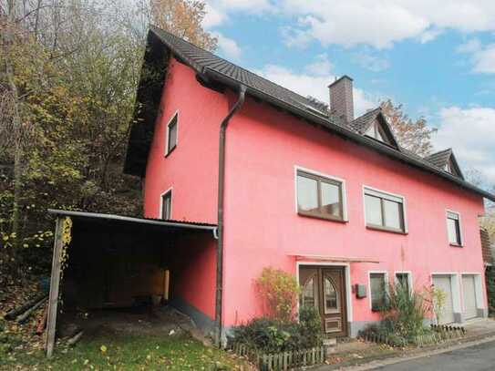 Platz für Ihre Vision: Hervorragend geschnittenes EFH mit ca. 30 m² Dachterrasse