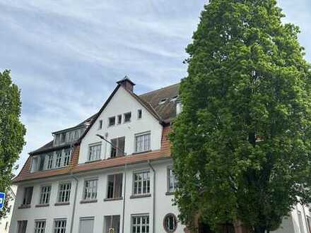 Nur noch wenige Einheiten! Neubauqualität im Denkmal Rodensteinschule: 2 Zimmer, Erstbezug mit EBK