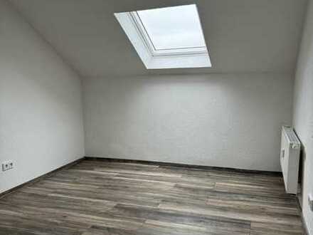 Vollständig renovierte 3-Zimmer-Wohnung mit Balkon in Hemsbach
