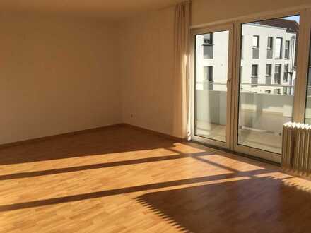 Im Ortskern: Vermietete 2 Zimmer Wohnung mit großem Balkon!