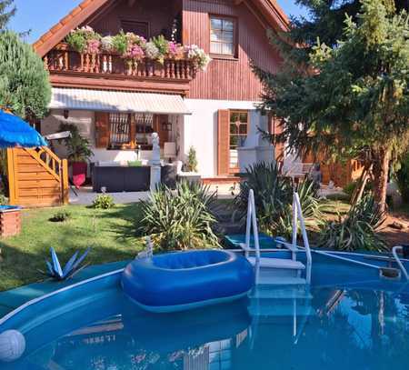 Einfamilienhaus von ELK mit großem Grundstück und Doppelgarage, Carport in beliebter Wohnlage