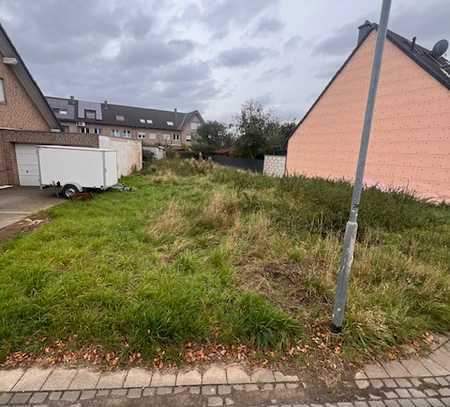 Grundstück mit Doppelhaushälfte zu bebauen