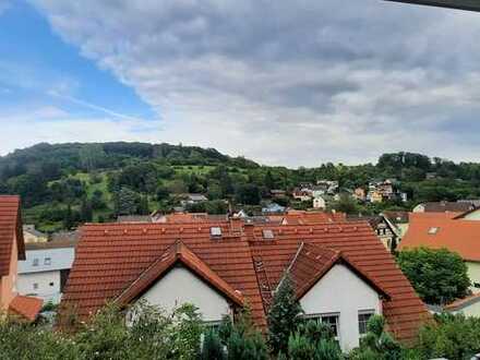 2-Zimmer-Wohnung mit Balkon, Stellplatz, EBK, Gartenanteil in Mühltal/Nieder-Beerbach