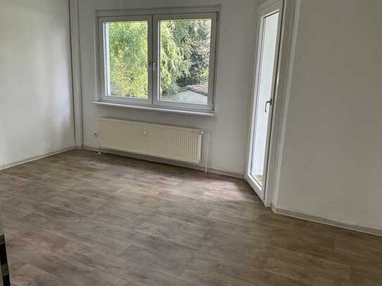 4-Zimmer-Wohnung im Erdgeschoss mit Balkon