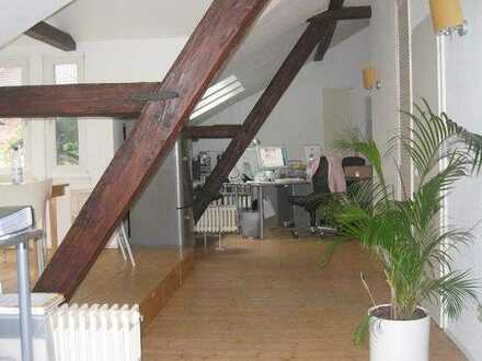 Loftartiges 1,5-Zimmer-Appartement mit Balkon in Wiesbaden-Biebrich