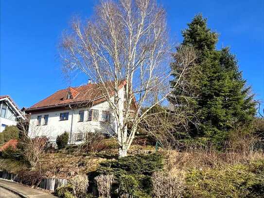 Gepflegtes Einfamilienhaus mit großem Garten in beliebter Südhanglage von Lonsee