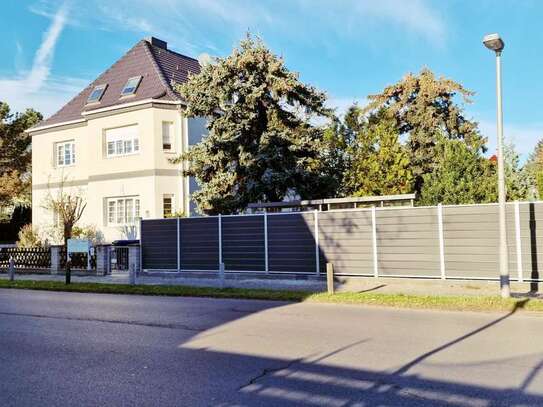 Stilvolle Maisonette-Wohnung mit 4 Zimmern + hochwertiger EBK + Wintergarten + Kamin + Carport!