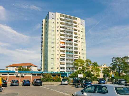 Großzügige 2-Zimmerwohnung mit Balkon und Blick über Neustadt!