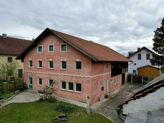 Ehemaliges Künstlerhaus im idyllischen Neuching