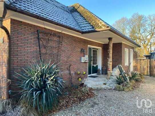 *Eine Idylle zum Ankommen*
Bungalow in Flachsmeer mit Einliegerwohnung und Gewerbeteil